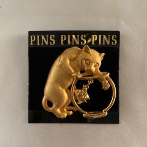 Adorable Goldtone Cat Pin!